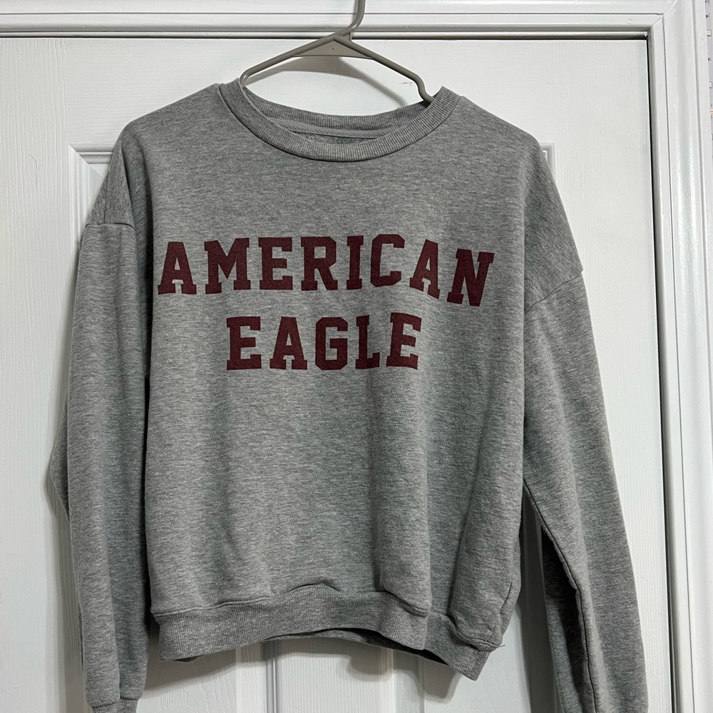 American Eagle crewneck